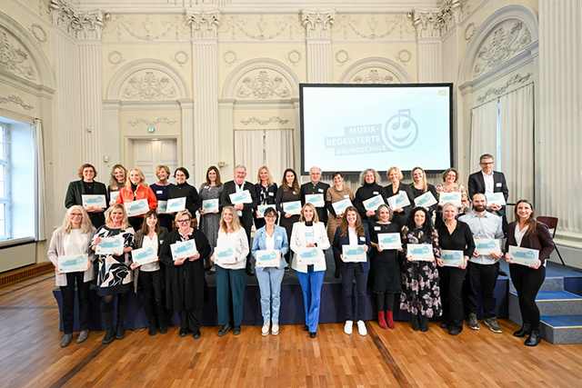 2024 03 06stmuk0429 72dpi HP